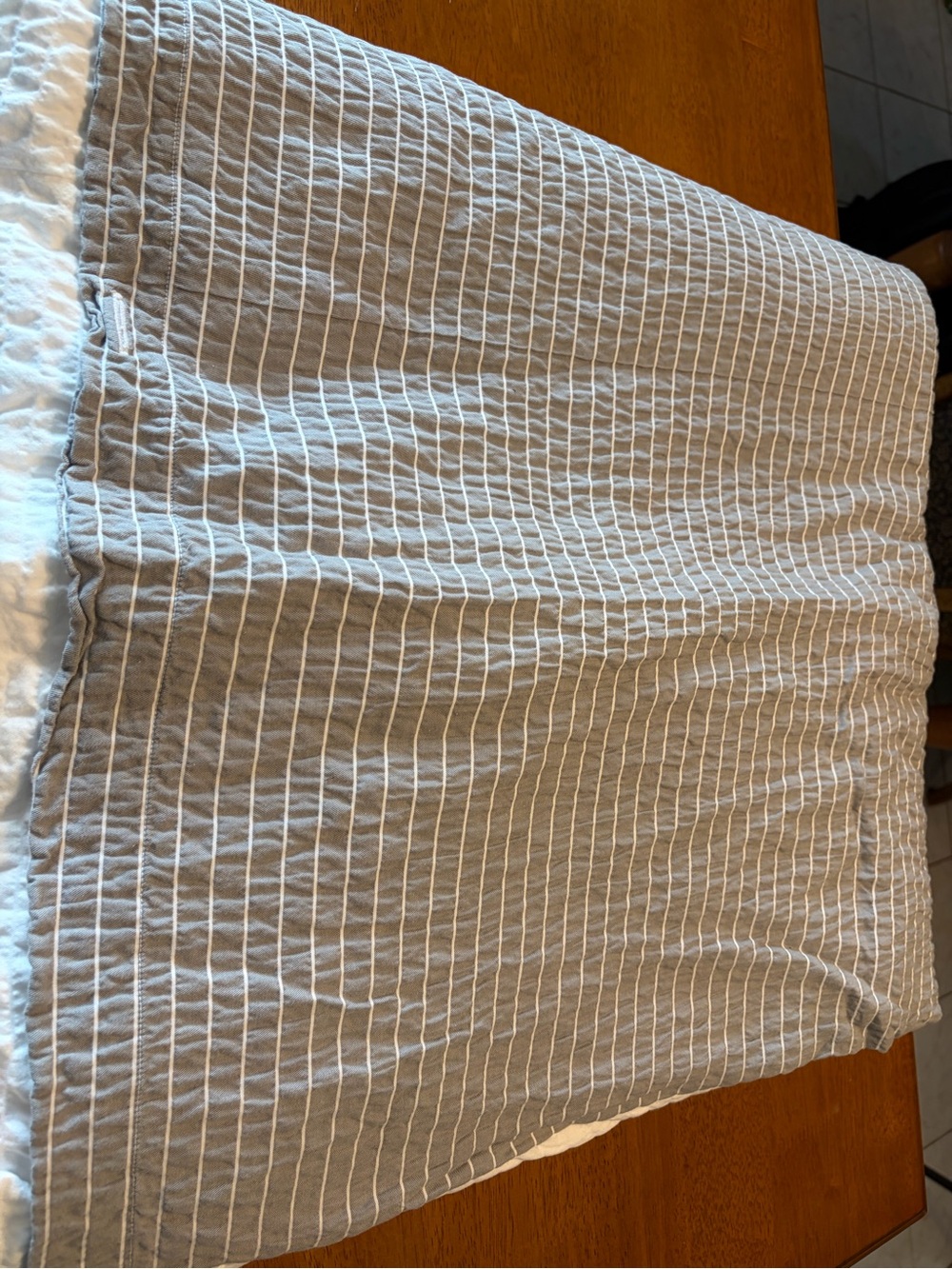 Queen/Full Duvet and 2 White Quilted Pillow Cases and 1 Light Gray Sham